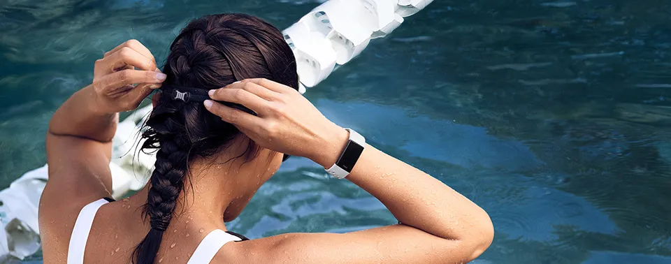 Tips for Using the Fitbit Charge 2 in the Water | Is the fitbit charge 2 waterproof